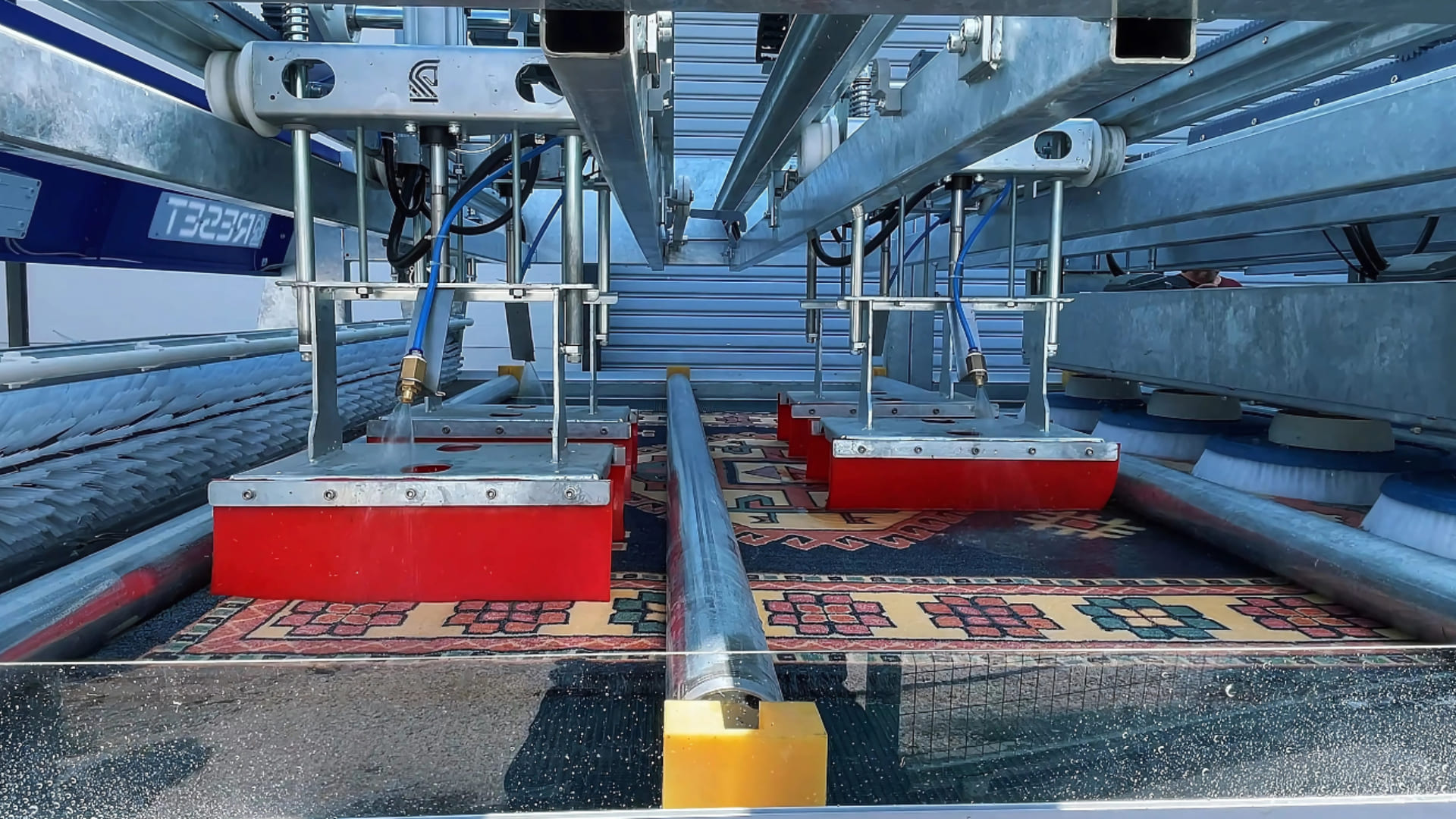 Endüstriyel Halı Yıkama Makineleri ile Verimliliğinizi Nasıl Artırabilirsiniz?